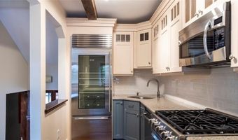 113 Coggeshall Ave, Newport, RI 02840
