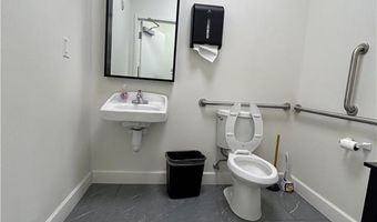 1110 SE 28th St, Bentonville, AR 72712