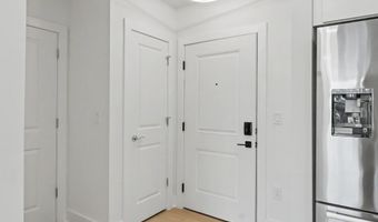 701 N HENRY St 213, Alexandria, VA 22314