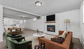 1021 Fremont St, Anoka, MN 55303