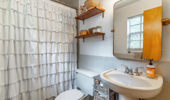 716 EDGEWATER Dr 2A, Orlando, FL 32804