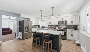 1004 Elm St, Auburn, IN 46706