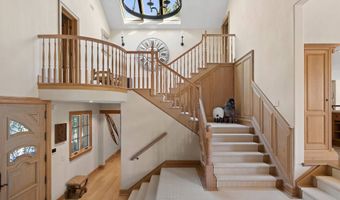 14 St Mary's Ln, Amagansett, NY 11930