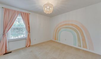 13153 Barrett Meadows Dr, Des Peres, MO 63021