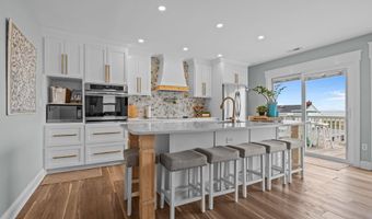 201 W Glenn St, Atlantic Beach, NC 28512