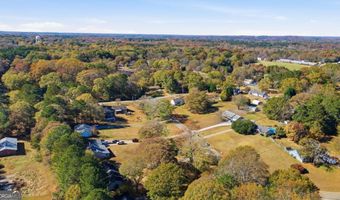 127 Springbrook Dr, Auburn, GA 30011