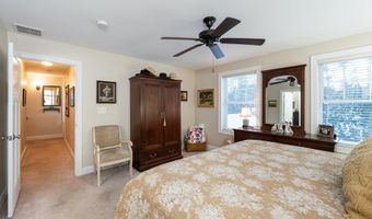 226 Villager Rd, Chester, NH 03036