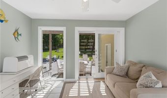 38 Gondola Ave, Jamestown, RI 02835