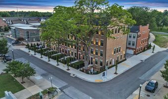 500 SW B St 3, Bentonville, AR 72712