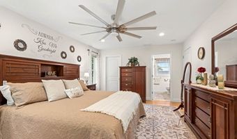 34 Amesbury Ave, Amesbury, MA 01913