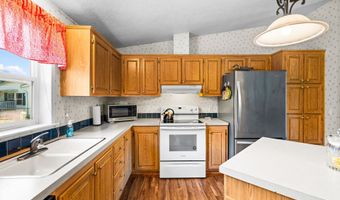 2154 LYON St, Albany, OR 97322