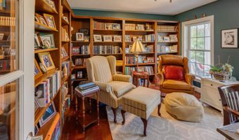 104 Champagne Cir, Campton, NH 03223