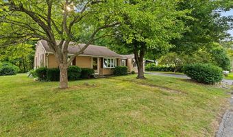 12 Oak Ter, Bellingham, MA 02019