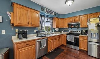 23882 Monroe St, Armada, MI 48005