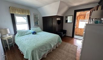 180 Clark Ave, Branford, CT 06405