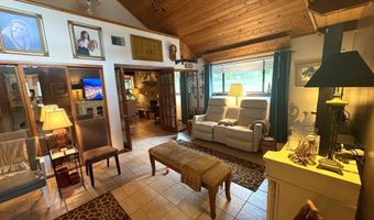 850 Gambier Dr, Alford, FL 32420