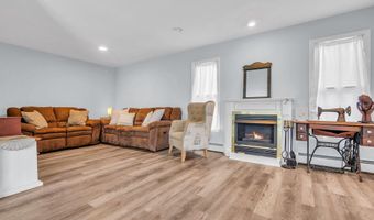 3 Drake Dr, Bayville, NJ 08721
