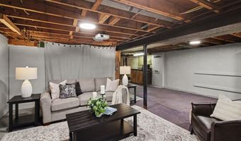 2727 Hampshire Rd, Ann Arbor, MI 48104