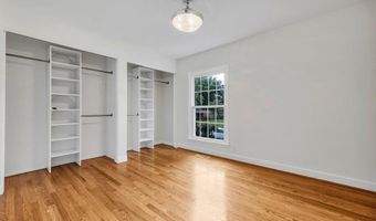834 Westwood Dr, Ballwin, MO 63011