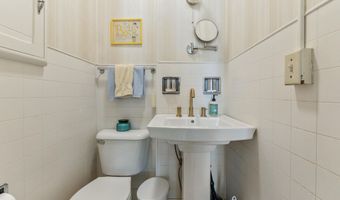 823 Washington St, Bath, ME 04530