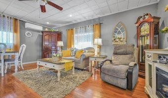 31 Darling St, Acushnet, MA 02743