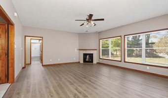 214 Hillside Dr, Baldwin City, KS 66006