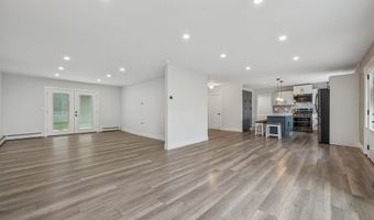 46 Purdy Ln, Amityville, NY 11795
