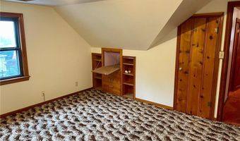 1004 S 2nd St, Alma, WI 54610