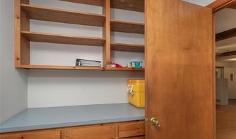 918 King St, Baldwin City, KS 66006
