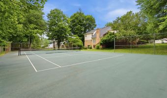 8004 SPLIT OAK Dr, Bethesda, MD 20817