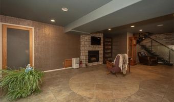 364 E 1600 Rd, Baldwin City, KS 66006