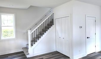592 Kuehnle Ave, Ann Arbor, MI 48103