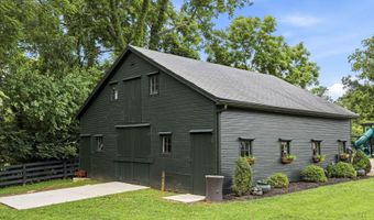 11005 Park Rd, Anchorage, KY 40223