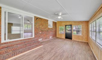 3104 Leggett Dr, Albany, GA 31721