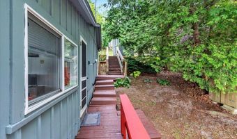 220 Way Ln, Bridport, VT 05734