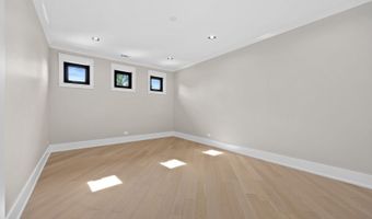 1801 N Clarence Ave, Arlington Heights, IL 60004