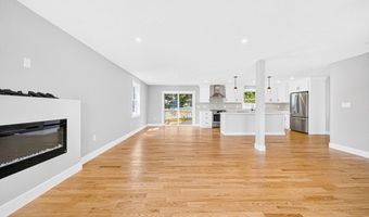 8 Country Ln, Billerica, MA 01821