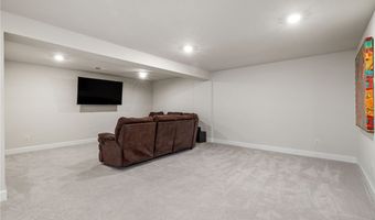 313 Crest Ln, Adams Twp., PA 16046