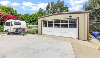 735 Del Valle Dr, Fallbrook, CA 92028