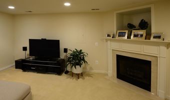 2855 11TH St N, Arlington, VA 22201