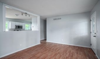 325 W 61ST Pl, Davenport, IA 52806