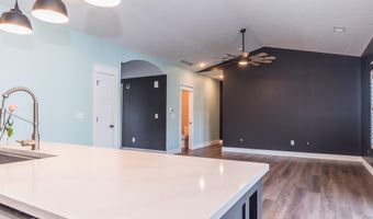 902 Stonehenge Dr, Bedford, IN 47421