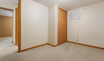 704 S Harrison St, Aberdeen, SD 57401