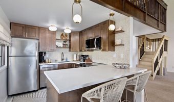 78-7070 ALII Dr C301, Kailua Kona, HI 96740