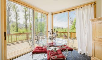 1225 Country Ln, Lamoille, NV 89828