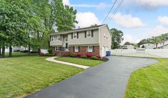 203 Tanglewood Ct, Middletown, NJ 07748