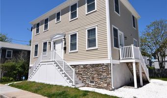 24 Stockholm St, Newport, RI 02840