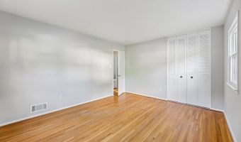4712 SPRINGBROOK Dr, Annandale, VA 22003