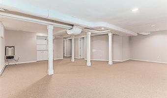 85 Sheep Farm Dr, East Greenwich, RI 02818