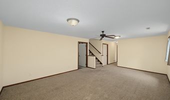 805 NW Reinhart Dr, Ankeny, IA 50023